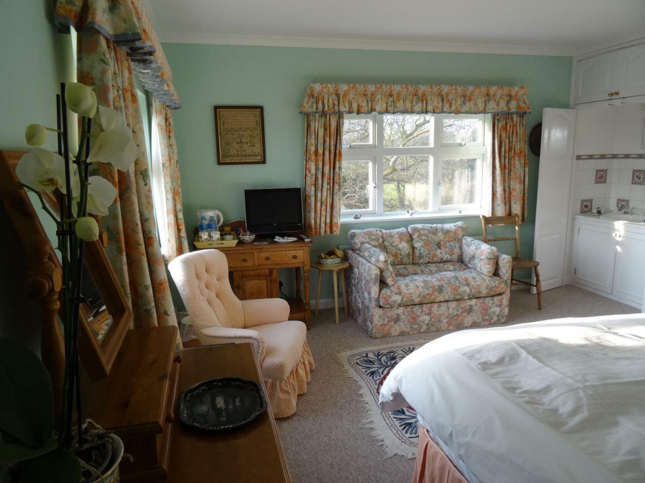 The Newnham White House Bed & Breakfast Baldock Exterior foto