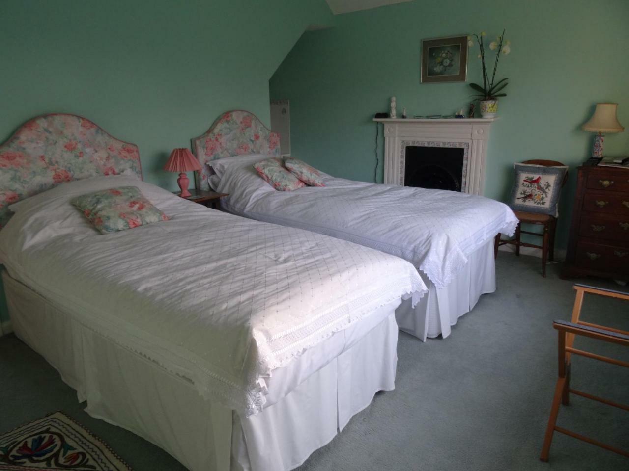 The Newnham White House Bed & Breakfast Baldock Exterior foto